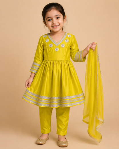 Sunehri Anarkali Set